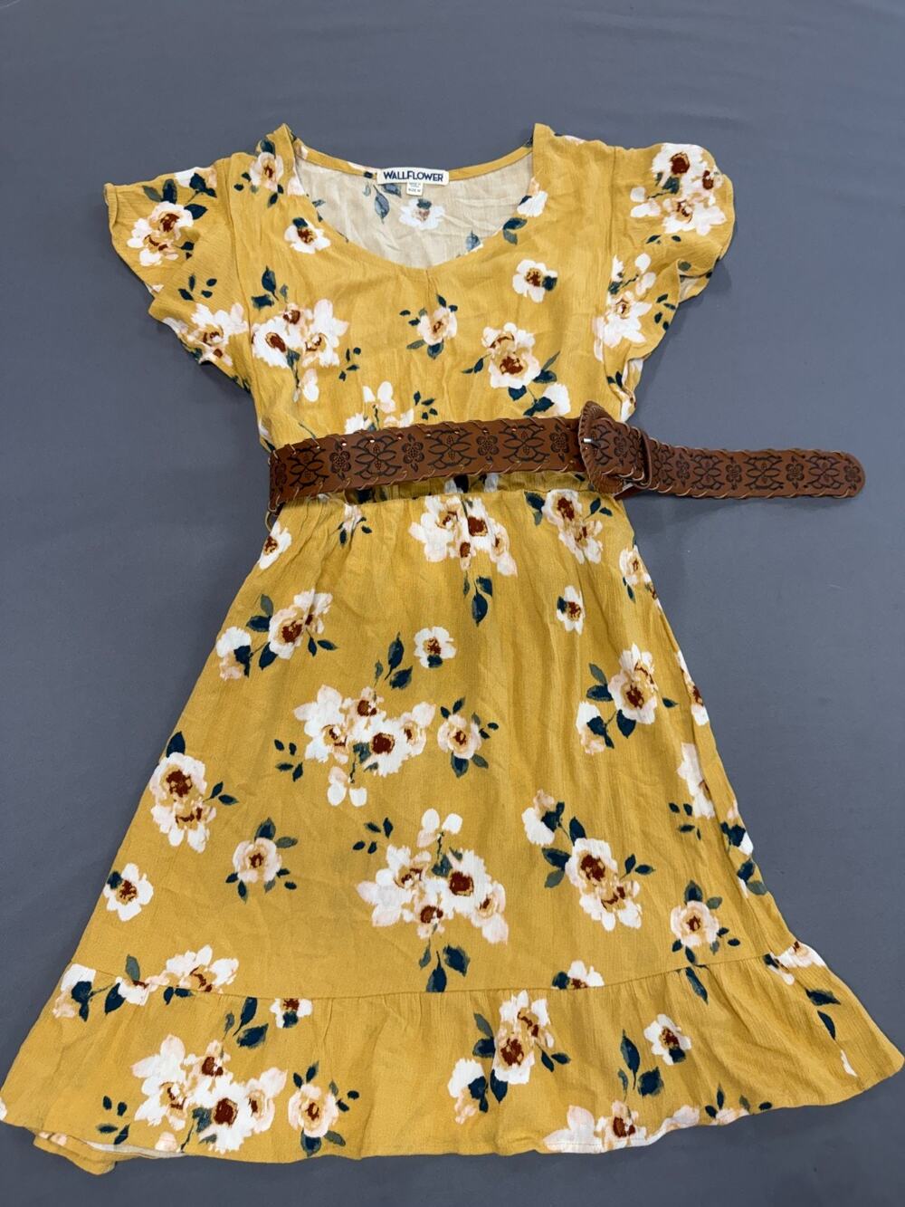 Wallflower Women's M Yellow Floral Mini Dress Rayon Flutter Sleeve Belted BOHO